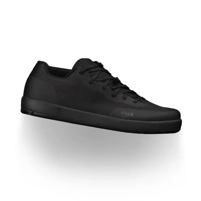 FIZIK Gravita Versor Flat MTB-Schuhe - Flatpedal - Vibram Megagrip - Ripstop-Obermaterial - Black-Black - Größe 43 Kracherpreis