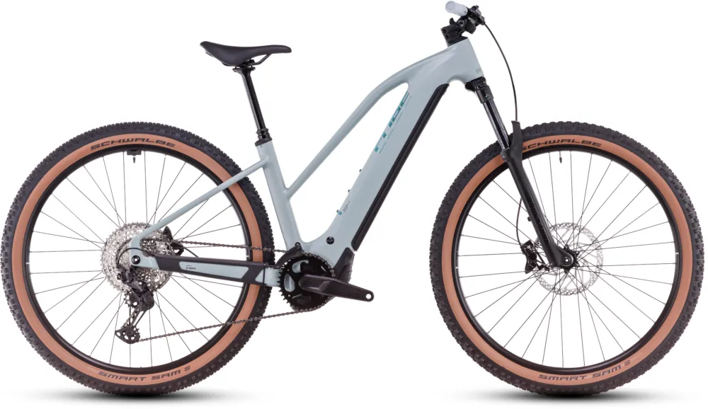 Mega-Angebot Cube Reaction Hybrid Race 800 - 800 Wh - 27,5 Zoll - Trapez - desertgreen´n´prism - Größe S